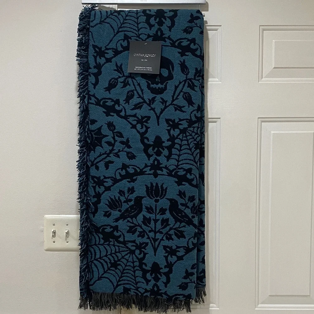 NWT. Cynthia Rowley, decorative throw blanket.
